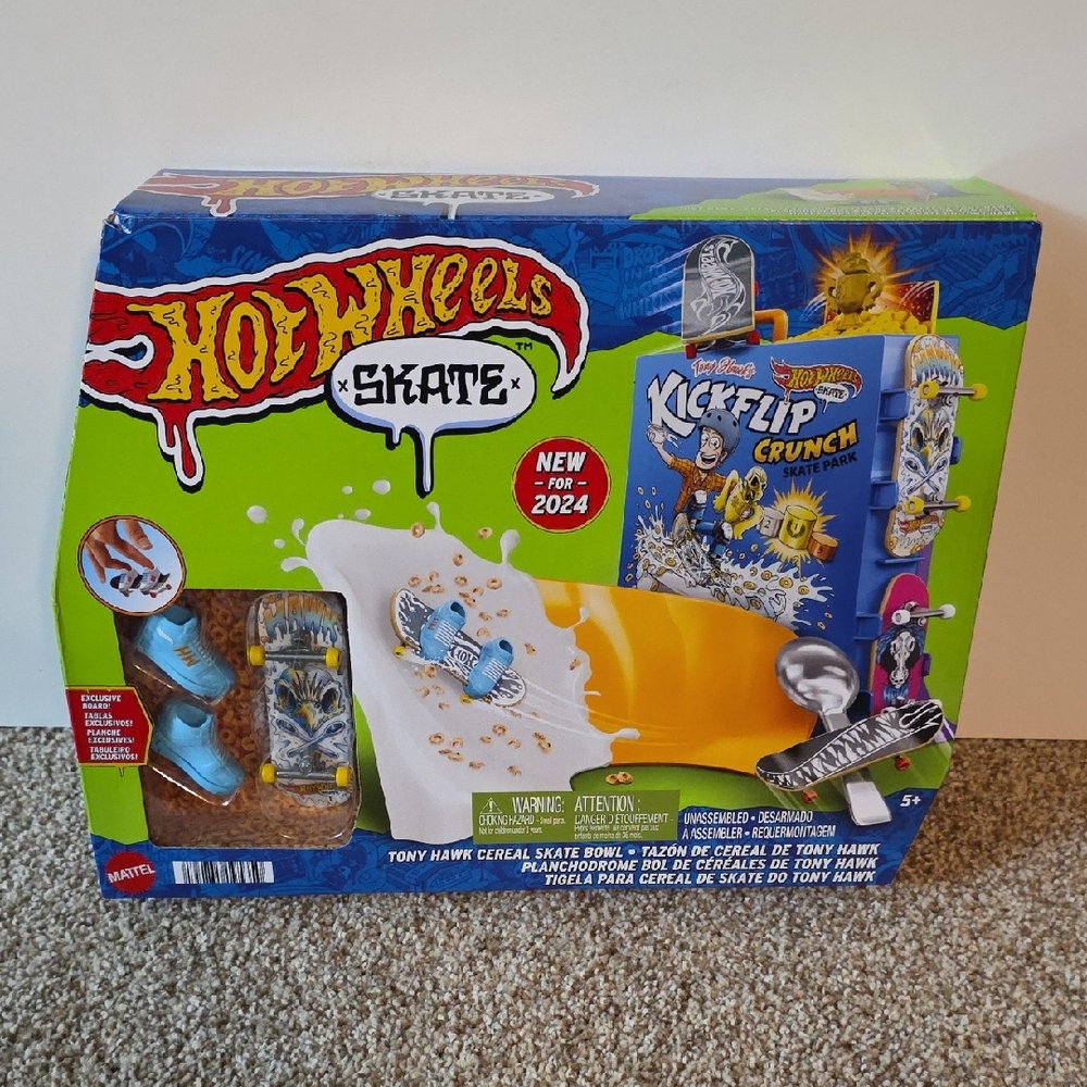 Hot Wheels Skate - Tony Hawk Cereal Skate Bowl - Exclusive Board - Fingerboard
